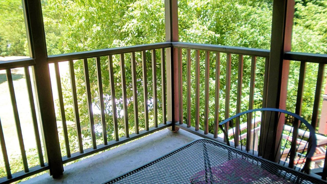 Creekside Inn & Resort 盖尔南韦尔 外观 照片